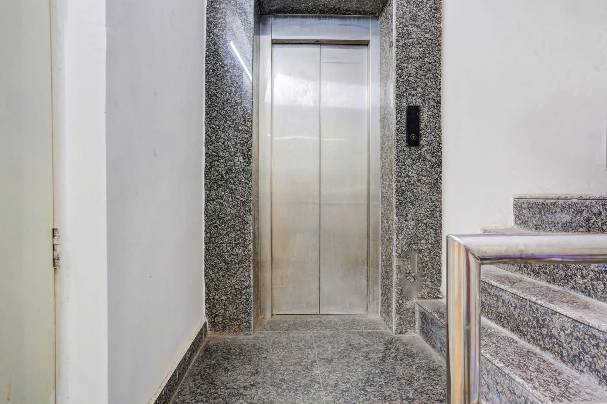 Super Hotel O Rohini Sector 20 Formerly Yellow Saffron دلهي المظهر الخارجي الصورة